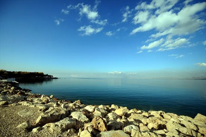 son-dakika-meteoroloji-alarm-verdi-bahari-beklerken-kis-geldi-13-ilimiz-icin-sari-kod-1777701596401.jpg