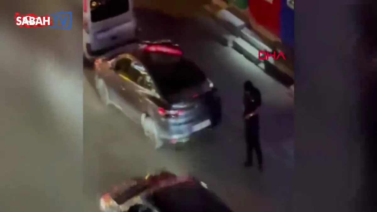 Kar maskesi takıp kuyumcu dükkanını kurşunladı! O anlar kamerada | Video videosunu izle Kar maskesi takıp kuyumcu dükkanını kurşunladı! O anlar kamerada | Video videosunu izle