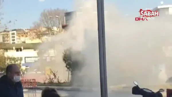 İstanbul Üsküdar'da çalışma yapılırken su borusu patladı | Video