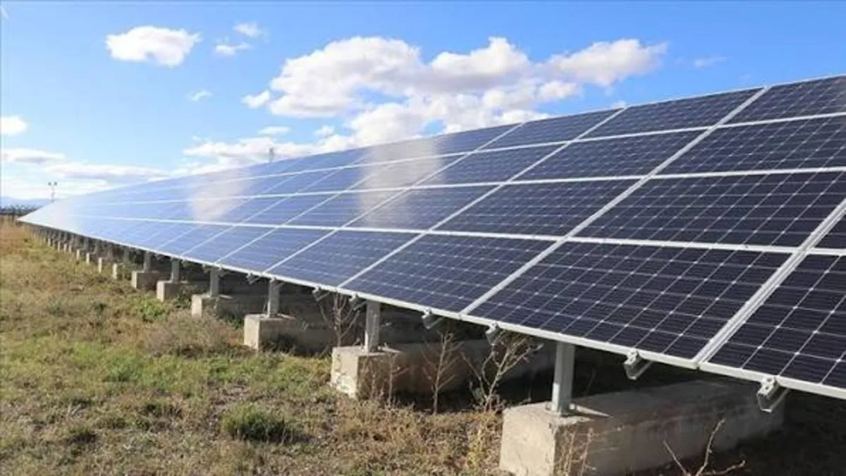 Güneş panelleri enerji üretimi