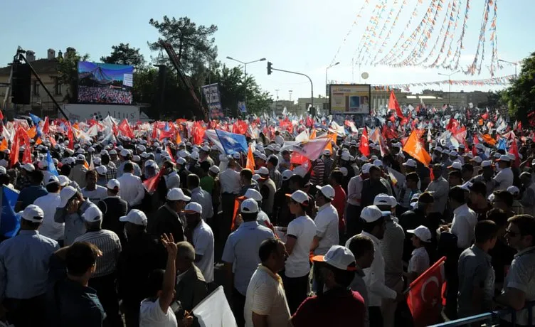 AK Parti’den Diyarbakır’da coşkulu miting