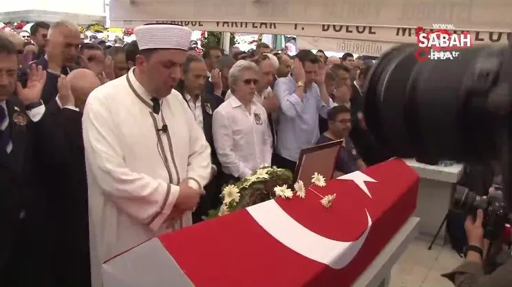 Yeşilçam'ın efsanesi Cüneyt Arkın son yolculuğuna uğurlandı | Video