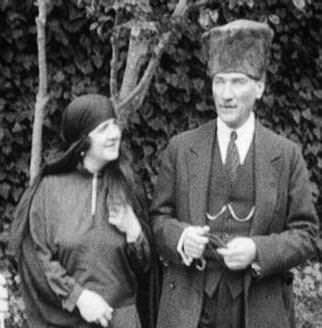 Atatürk’ten boşanmak için ne istedi?