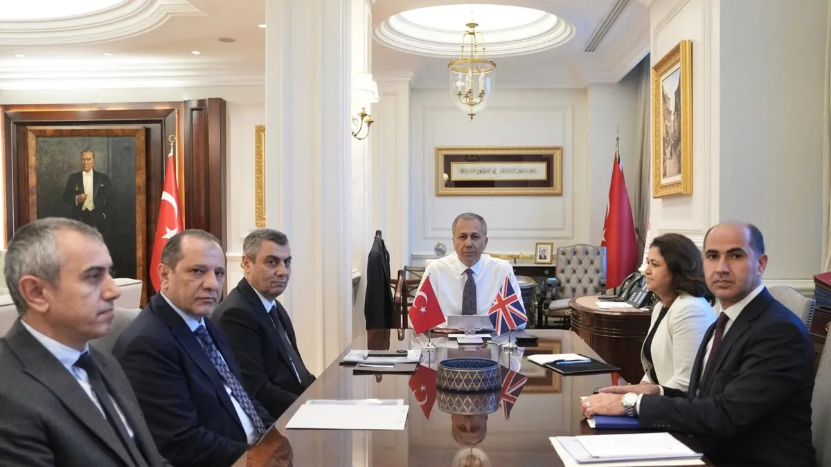 Bakan Yerlikaya Birleşik Krallık İçişleri Bakanı Cooper ile görüştü