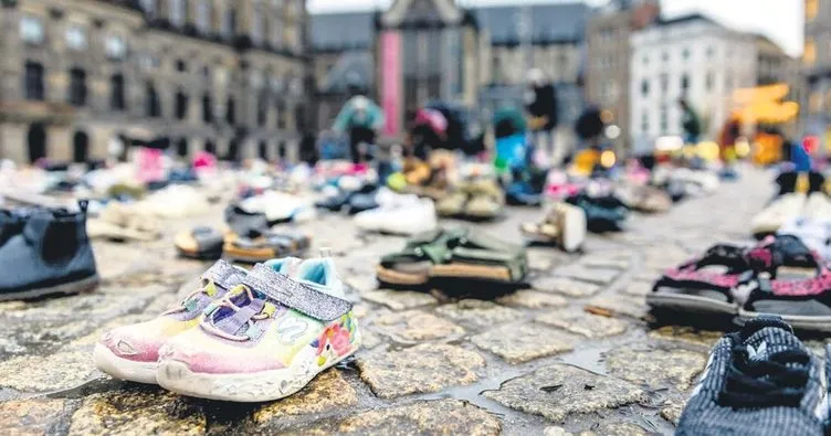 Çocuklar için binlerce ayakkabı