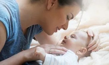 Bebeklerle göz teması iletişimi ve gelişimi hızlandırıyor
