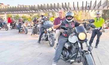 Motosiklet sürücülerinden 15 Temmuz vefası #izmir