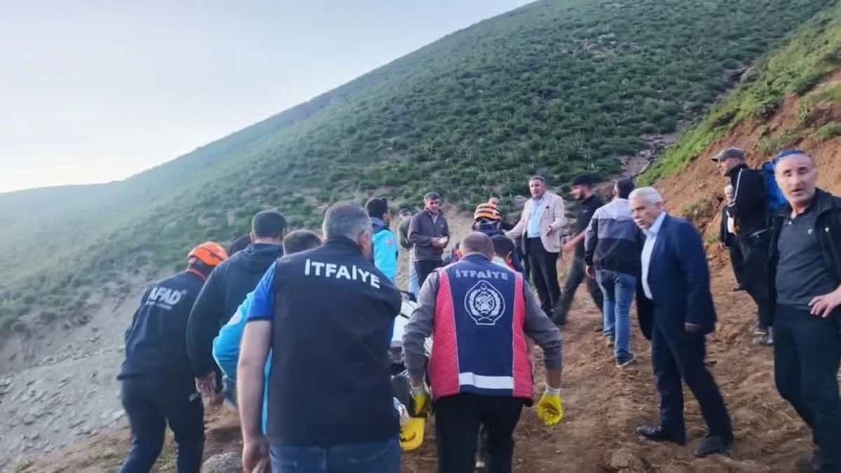 Pancar toplamaya giden vatandaş kayalıklardan düştü Pancar toplamaya giden vatandaş kayalıklardan düştü
