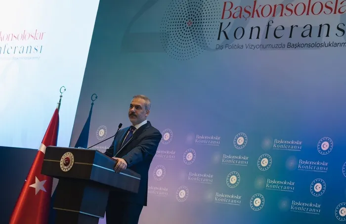 disisleri-bakani-fidan-baskonsoloslar-konferansinin-basladigini-duyurdu-1762427833751.jpg