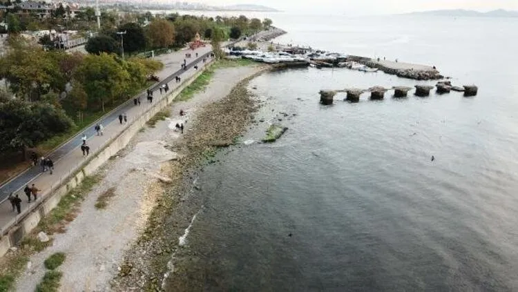 Son dakika haberler: İstanbul'da deniz çekildi! Vatandaşlarda deprem tedirginliği yaşandı