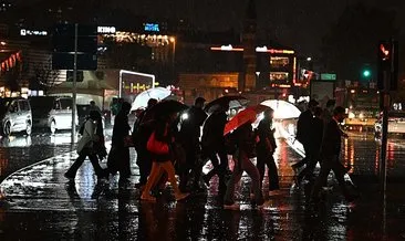 Sağanak yağışlar hayatı felç etti: İstanbul dahil 4 ilde su baskınları! #canakkale