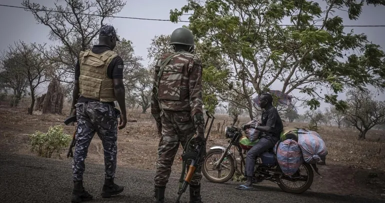’Benin’de ordu yönetime el koydu’