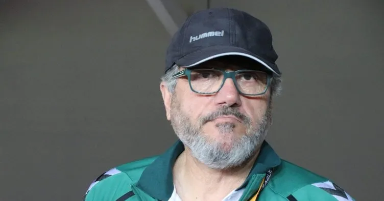 Ünlü teknik direktör Mustafa Reşit Akçay hastaneye kaldırıldı