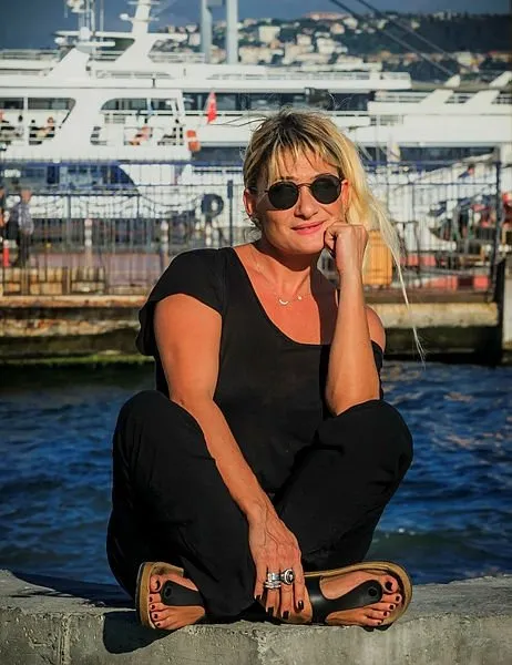 Tek bir şarkıyla 90'lara damga vurmuştu. O şimdi öğretmen!