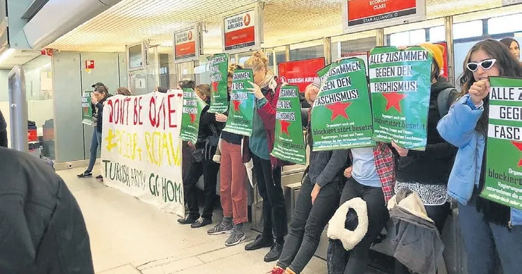 Terör yandaşları havaalanını bastı