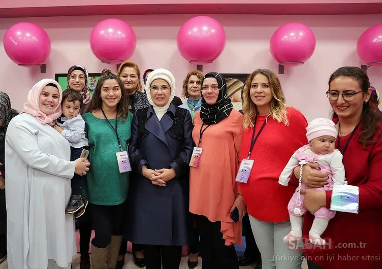 Başkan Erdoğan’ın eşi Emine Erdoğan, İlk Adım Ebe Gebe Okulu tanıtımına katıldı