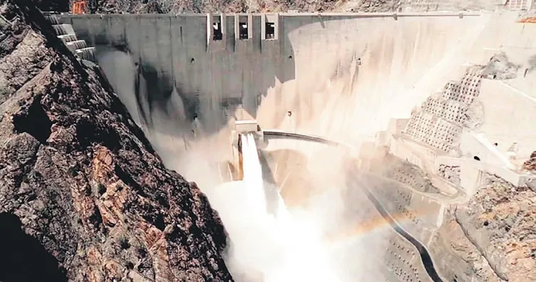 Yusufeli Barajı’nda türbinler dönüyor