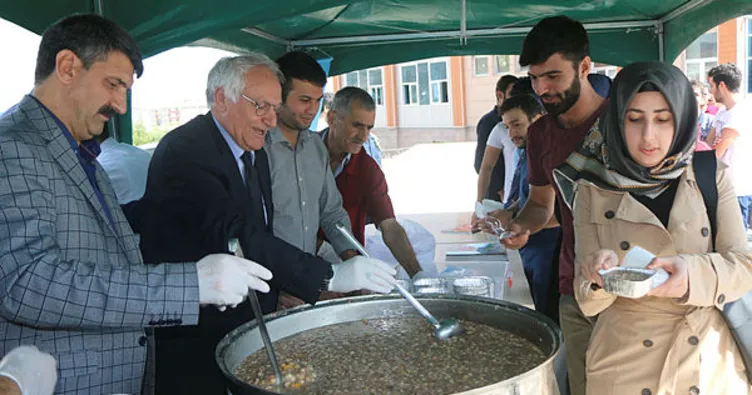 Bingöl’de 2 bin öğrenciye aşure ikramı