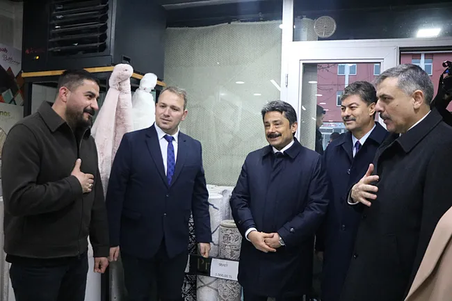 bakan-ciftci-kirsehirde-ziyaretlerde-bulundu-1775244646211.jpeg Bakan Çiftçi Kırşehir'de ziyaretlerde bulundu!