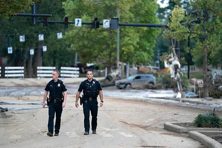 ABD’yi Kasırga Helene vurdu! Felakette korkunç manzara: Ağaçlarda cesetler var