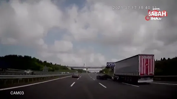 Otobanda dehşet anları kamerada! Makas atarken bir otobüs dolusu insanı canından ediyordu | Video