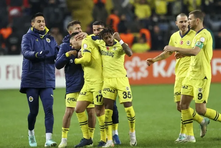 Son dakika haberleri: Gaziantep-Fenerbahçe maçı sonrası Ömer Üründül’den flaş sözler! İsmail Kartal’ın kararı hataydı