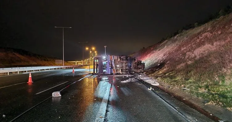 SON DAKİKA: Kuzey Marmara Otoyolu’nda feci kaza! Devrilen kamyonda yanarak can verdi