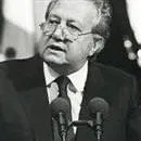 Mario Soares Portekiz’in ilk sivil başkanı oldu