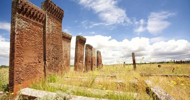 Ahlat Nerede? Ahlat Nereye Bağlı ve Hangi İlin İlçesi ve Hangi Bölgede?