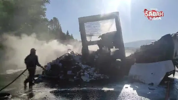 Anadolu Otoyolu’nda feci kaza: Sürücü, yanan tırın içerisinde yaşamını yitirdi | Video
