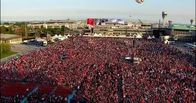 Atatürk Havalimanı’ndaki 15 Temmuz etkinliğinde muhteşem kalabalık