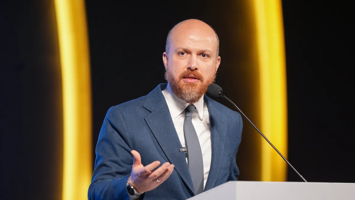 Bilal Erdoğan AHaber’e konuştu! Sosyal medyadaki kirli algıya net cevap: Cumhurbaşkanımız Türkiye’yi temsil ediyor Bilal Erdoğan AHaber’e konuştu! Sosyal medyadaki kirli algıya net cevap: Cumhurbaşkanımız Türkiye’yi temsil ediyor