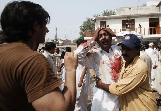 Pakistan’da kiliseye intihar saldırısı