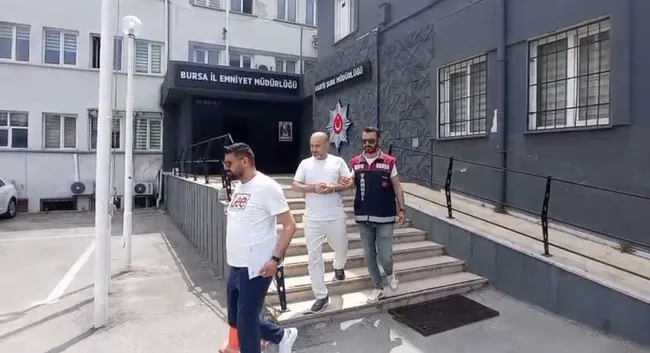 genc-kadina-patronundan-akilalmaz-tuzak-kredi-notunu-yukseltecegiz-yalanina-inandi-1750147604591.jpg