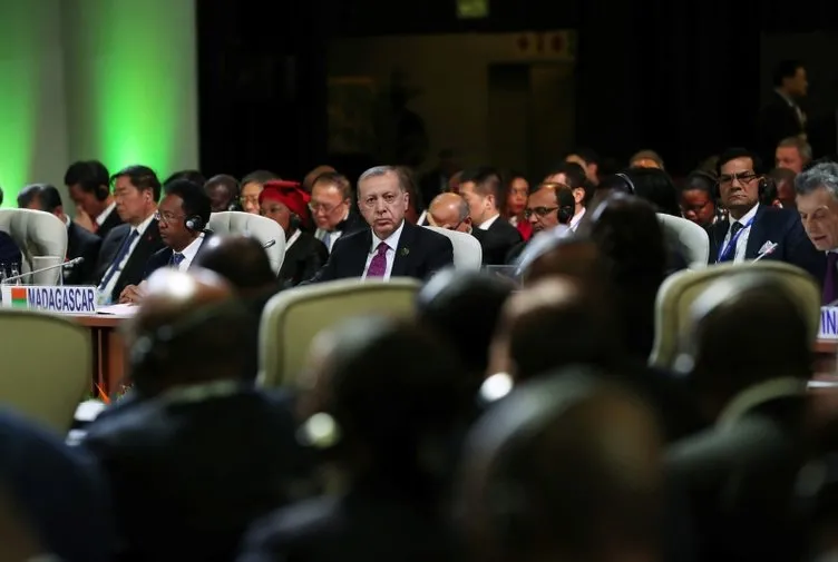 Başkan Erdoğan, BRICS Zirvesi aile fotoğrafı çekiminde yer aldı