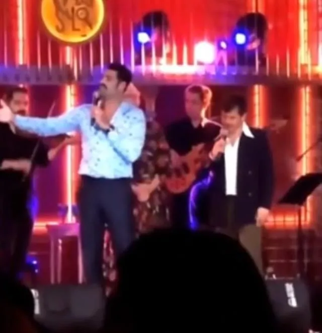 emre-belozoglu-ile-volkan-demirelin-sahne-performansi-gundem-oldu-1635930539611.jpg