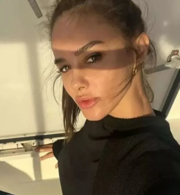 Akasya Durağı’nın çıtı pıtı güzeli Dilek’i siz bir de şimdi görün! Oyuncu Pelin Sönmez son hali ile dudak uçuklattı!