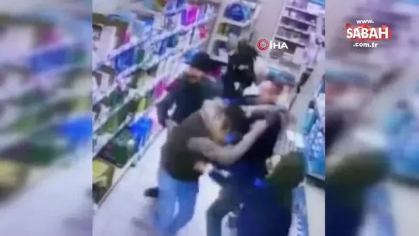 Müşteri ile market çalışanı arasındaki kavga güvenlik kamerasında | Video