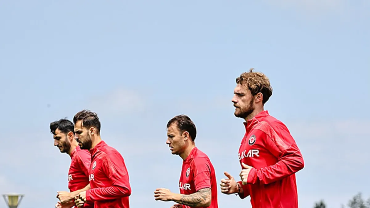 Çorum FK antrenman sahasında hazırlık yapıyor