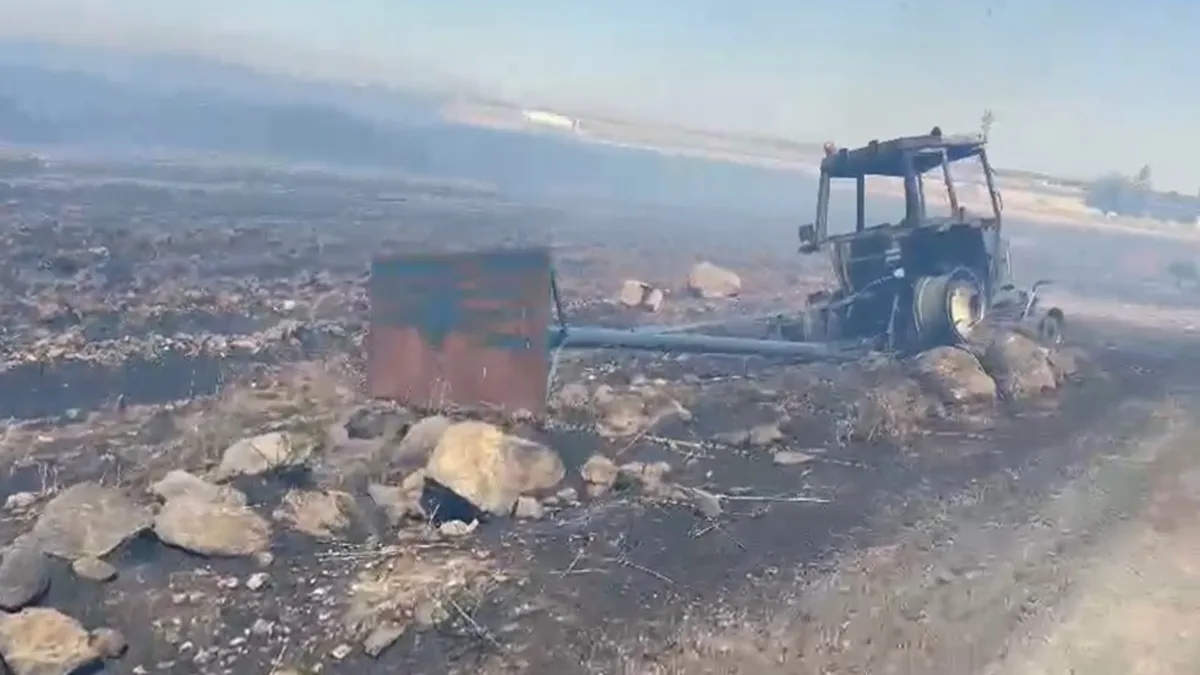 Şanlıurfa’da çıkan yangında traktörün altına kalan genç öldü