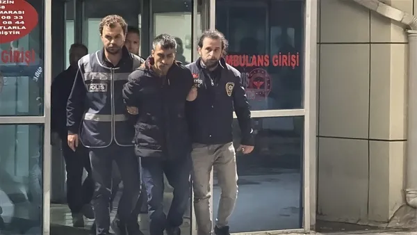 evlatlari-bogazi-kesilerek-katledilmisti-esinin-kemikleri-yol-kenarina-bulunan-acili-kadin-feryat-etti-karisi-1785412606739.jpg