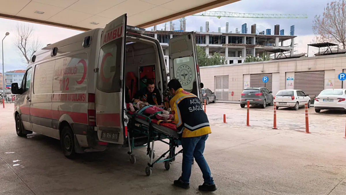 Hafif ticari aracın çarptığı Zeynep Asya beyin kanaması geçirdi! Hafif ticari aracın çarptığı Zeynep Asya beyin kanaması geçirdi!