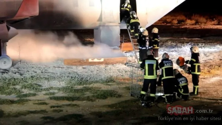 Nefes kesen uçak yangını tatbikatından fotoğraflar