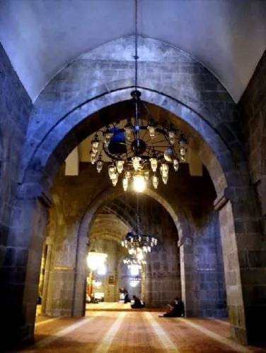 Tarihi camiler Ramazan’a hazır