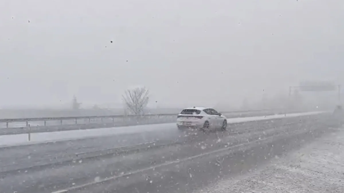 Denizli'nin yüksek kesimlerinde kar yağışı etkili oluyor