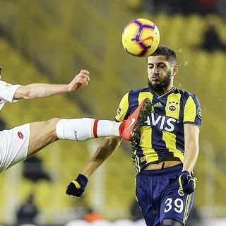 Fenerbahçe'de Benzia kadro dışı!