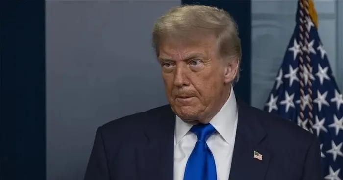 trump-konusmam-yasak-dedi-tum-dikkatleri-uzerine-cekti-abdnin-gizli-silahi-discombobulator-1770976135279.jpeg Trump ‘konuşmam yasak’ dedi: Tüm dikkatleri üzerine çekti! ABD'nin gizli silahı ortaya çıktı