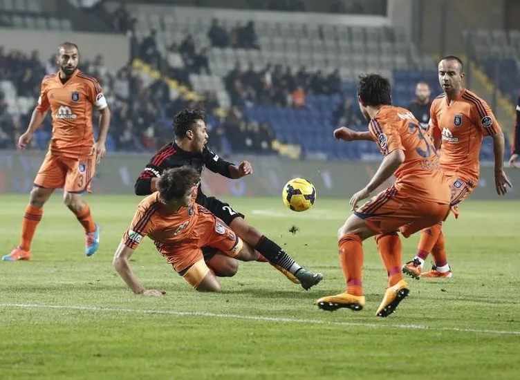 İstanbul Başakşehir - Beşiktaş maçının fotoğrafları