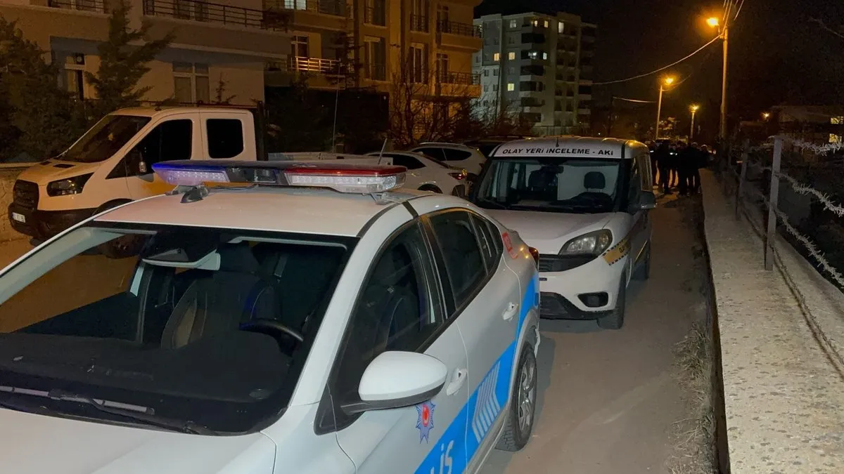 Komşular arasında gürültü kavgası: 2 kardeş yaralandı