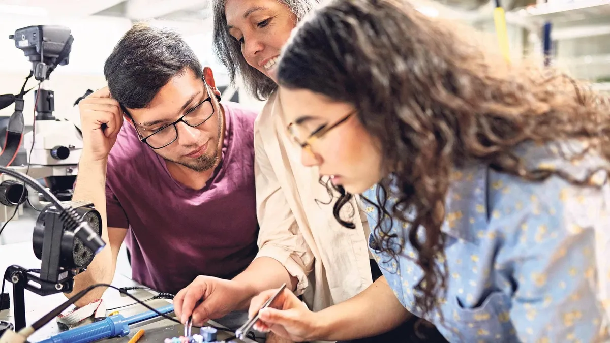 En az 1 sömestir mesleki eğitim